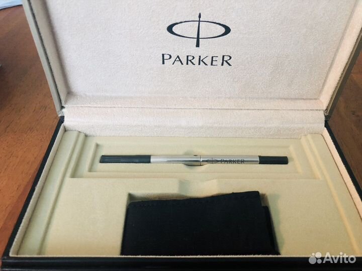 Ручка-роллер Parker Premier T560, Lacquer Black GT