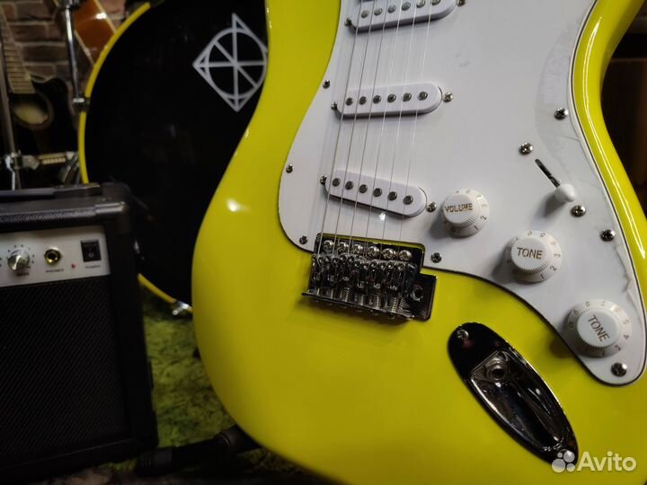 Комплект Элгитара + Комбо 20 ватт + Аксессуары