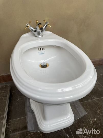 Биде Old England со смисителем Ideal Standard Refl