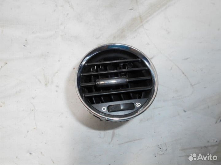 Дефлектор воздушный левый Пежо 308 (2007-2015)