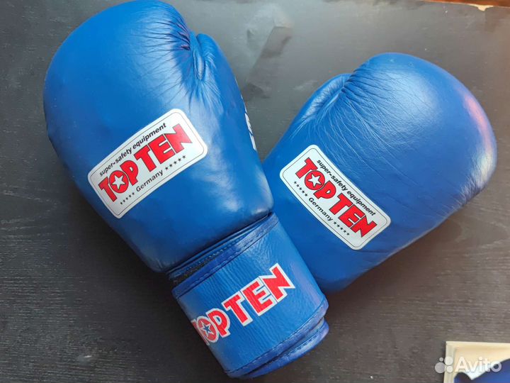 Боксерские перчатки