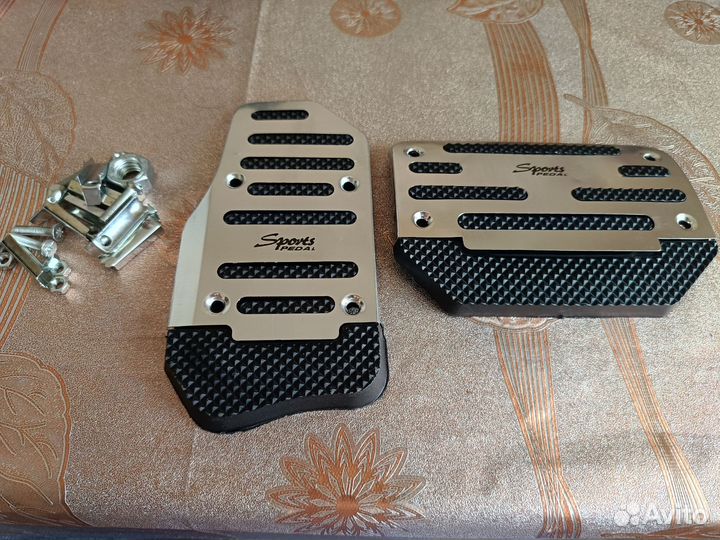 Накладки на педали универсальные газ, тормоз