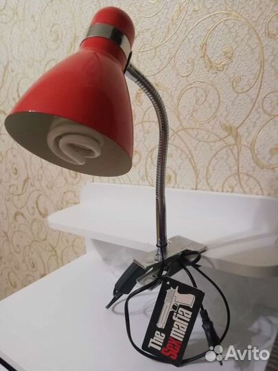 Лампа настольная
