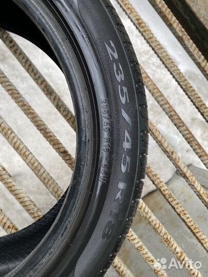 Pirelli Cinturato P7 235/45 R18 94W