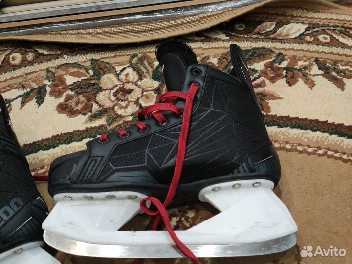 Коньки хоккейные