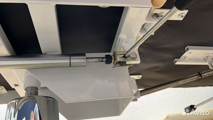 Кушетка косметологическая на гидравлике