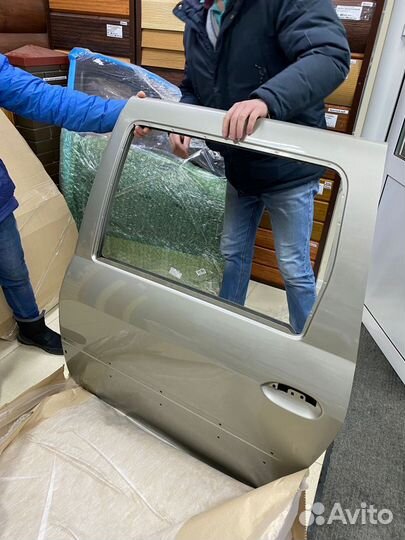 Дверь задняя левая Ларгус цвет Серый базальт 242