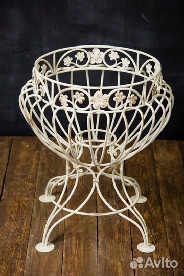 Подставка под цветы кованая