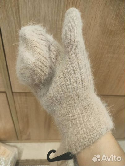 Варежки женские ангора