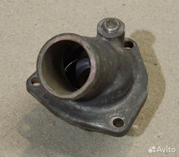 Корпус термостата Kadett E 1.8