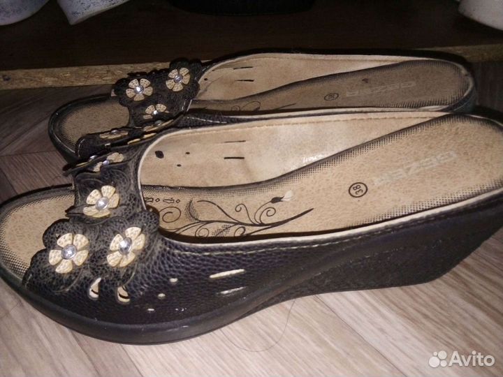 Босоножки шлепки