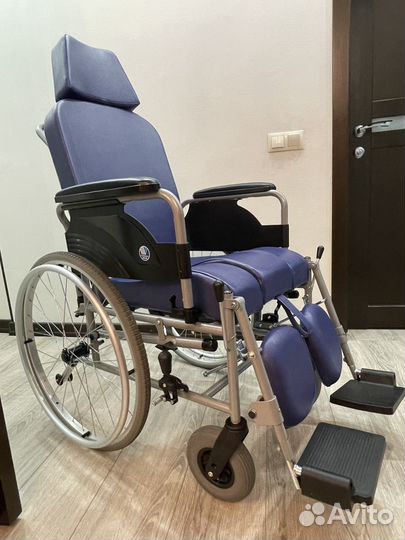 Кресло-коляска с санитарным оснащением