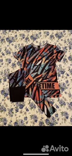 Леггинсы и футболка