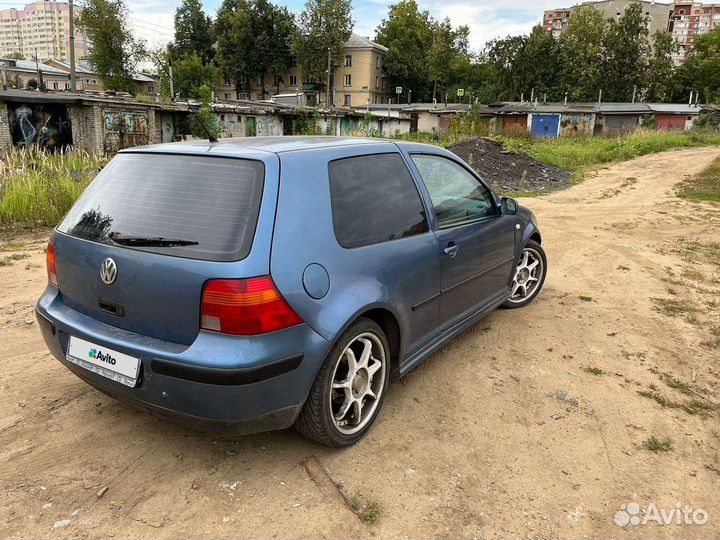 Volkswagen Golf, 1998
