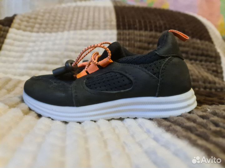 Кроссовки детские