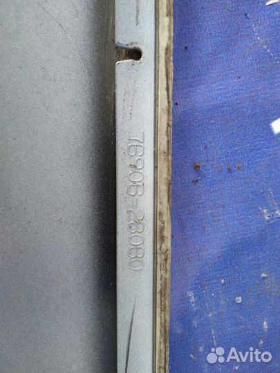 Молдинг на дверь. Toyota Noah минивен 1AZ-FSE 2004