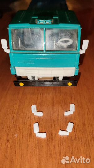 Детали дворники зеркала Волга эскорт камаз резина