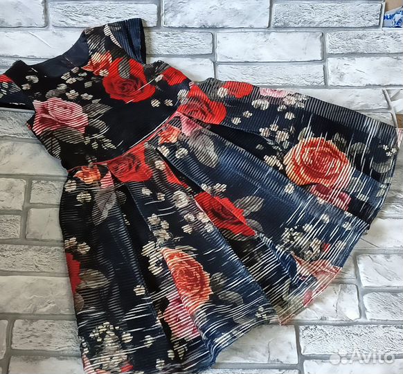 Платье нарядное размер 110-116