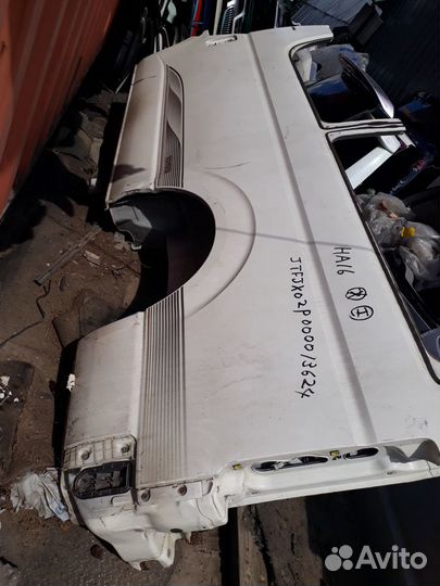 Крыло Toyota HiAce 200