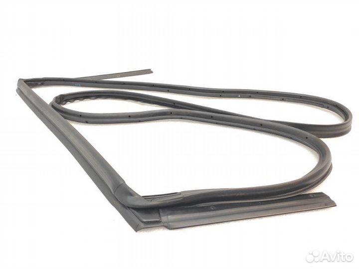 Уплотнитель двери задний левый Nissan Qashqai J11