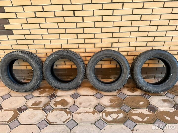 Goodyear Ultragrip Ice Arctic 215/60 R16 99T