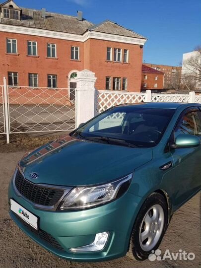 Kia Rio 1.4 AT, 2012, битый, 155 000 км