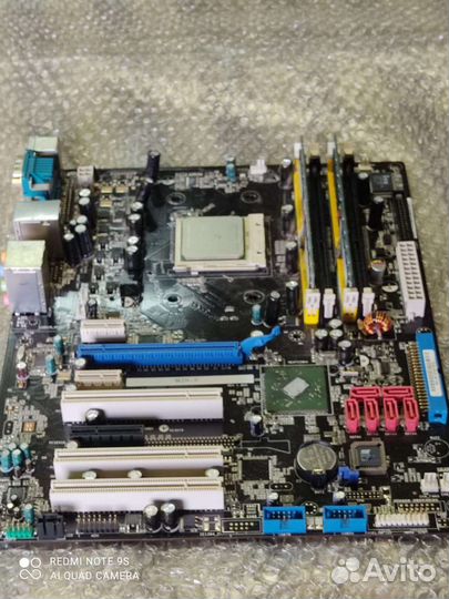 Материнская плата с процессором и памятью