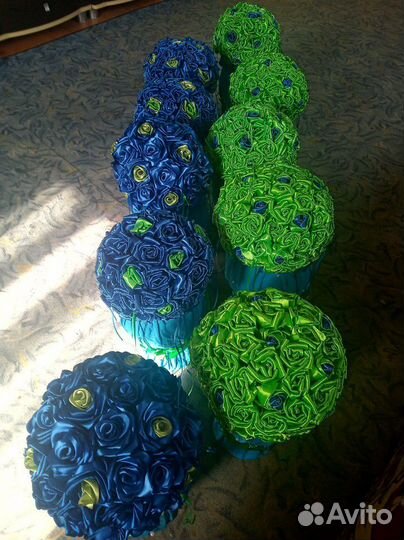 Декоративные вазы из розочек