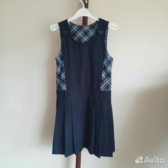 140/64 Школьный сарафан фирмы Пеплос/Peplos новый