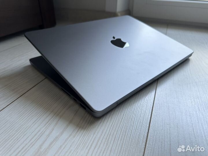 MacBook Pro 14