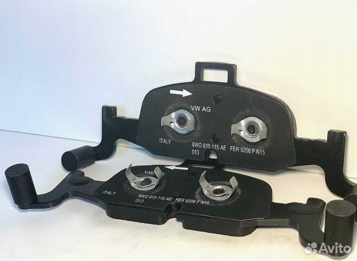 Тормозные колодки Volkswagen 8W0698151BB