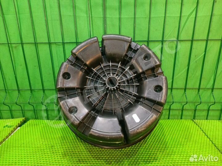 Крепление запасного колеса Mercedes-Benz C W204