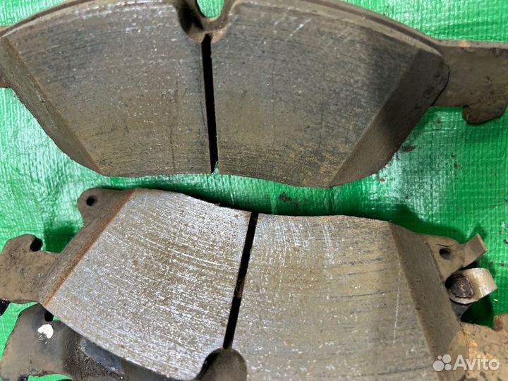 Тормозные колодки переднее Chrysler Jeep Grand