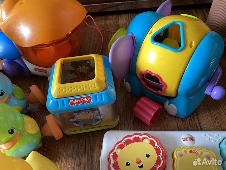Развивающие игрушки fisher price пакетом