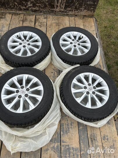 Комплект оригинальных дисков на Камри