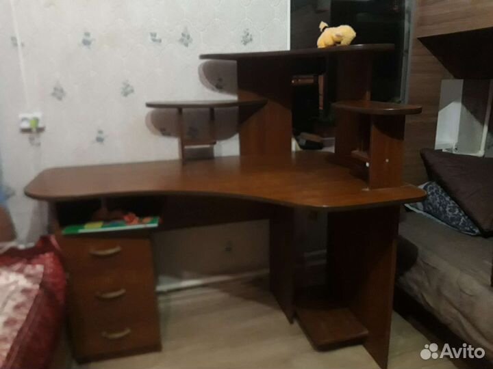 Компьютерный стол.бу