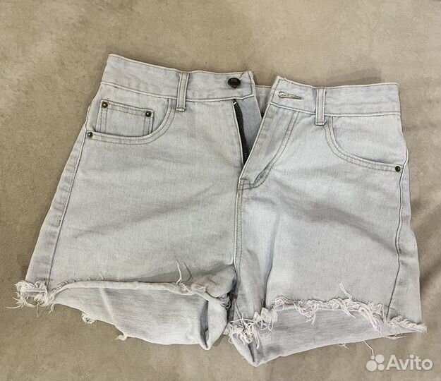 Отдам 2 пакета одежды