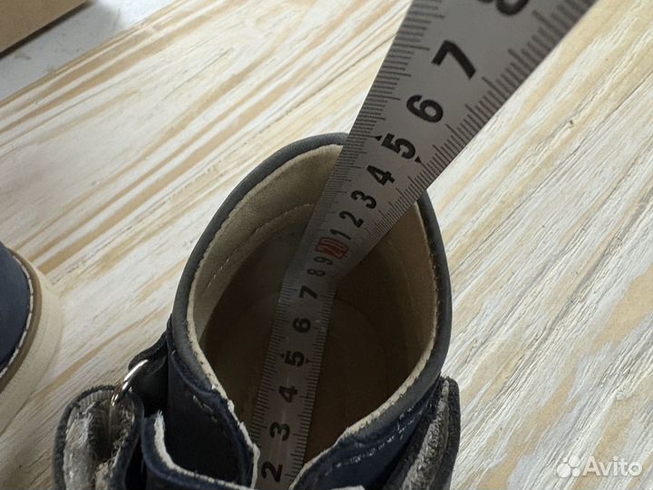Сандалии новые 27 размера