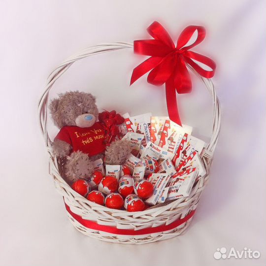 Подарочные корзины, боксы со сладостями