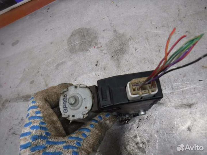 Моторчик привода люка Mitsubishi Pajero 3 6G74