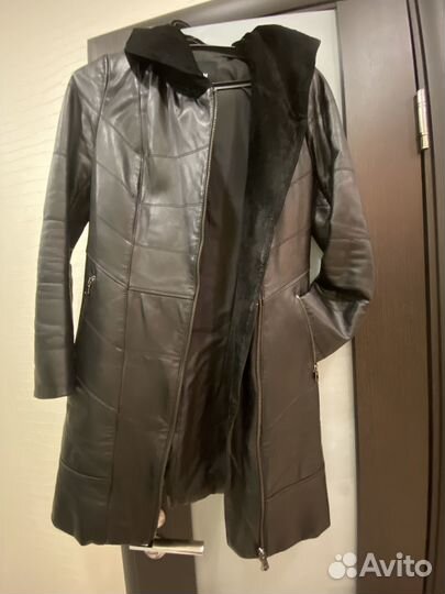 Натуральная кожаная куртка с капюшоном