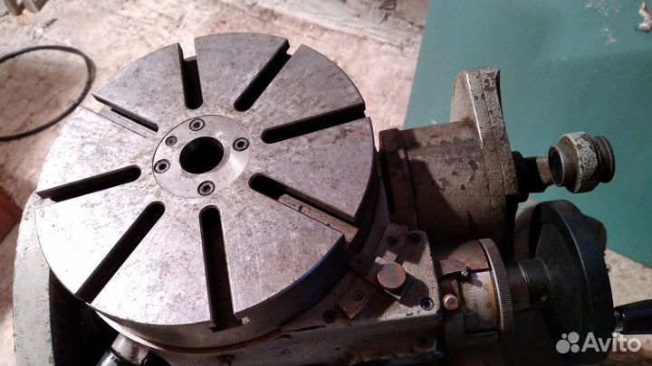 Поворотный стол