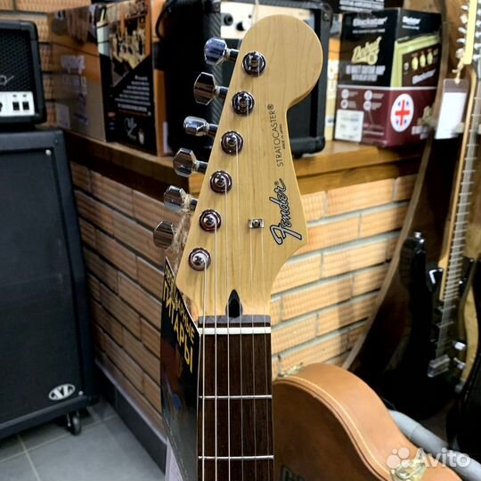 Электрогитара Fender Stratocaster ST-STD Standart