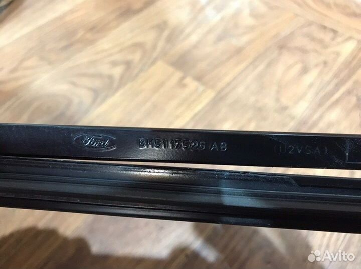 Поводок дворника левый Ford Focus CB8 pnda 2014