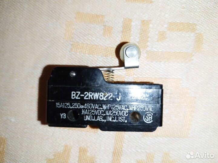 Микропереключатель BZ-2RW822-J Япония