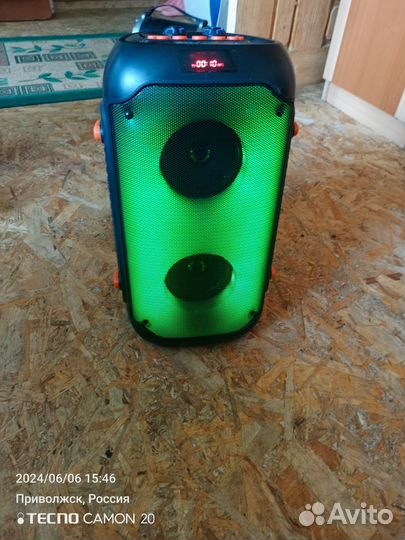 Музыкальная колонка с блютузом и караоке