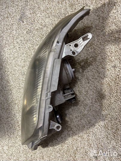 Фара передняя toyota corolla 121