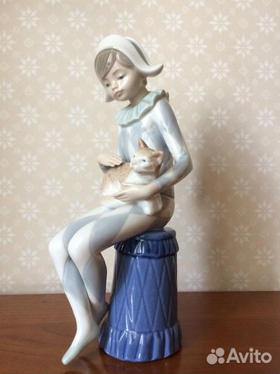 Статуэтка Lladro Nao Арлекин с котом фарфор винтаж