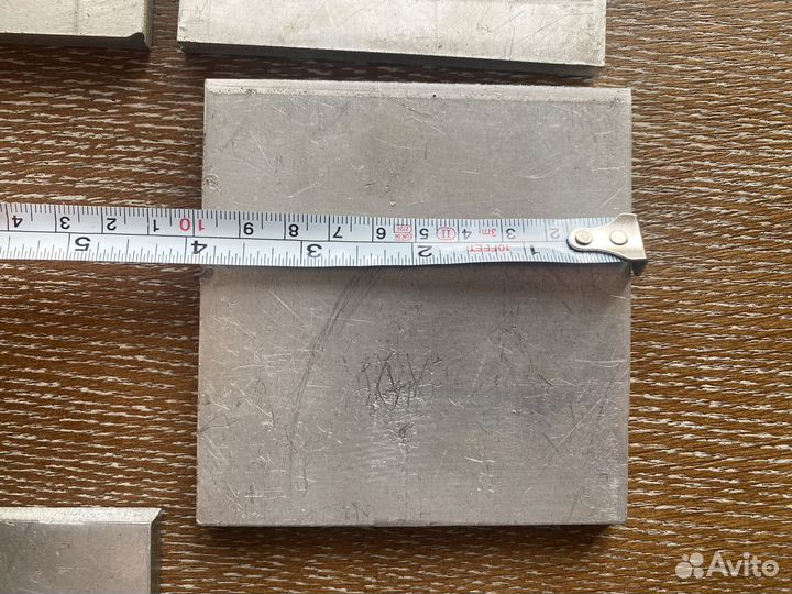 Алюминиевые пластины 10х10х0.7 см пять штук за 500