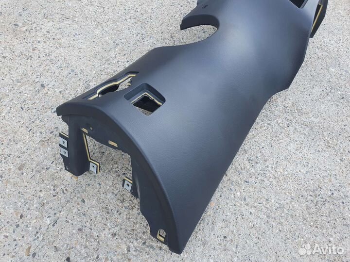 Нижняя часть торпедо для Mercedes W221